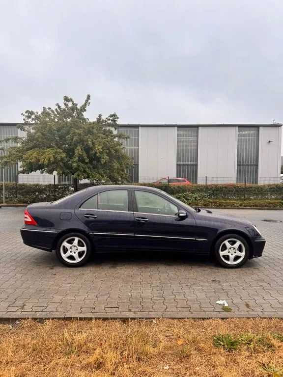 Mercedes-Benz C 220