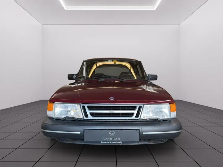 Saab 900