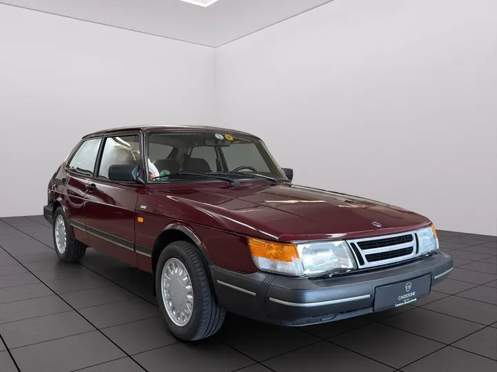 Saab 900