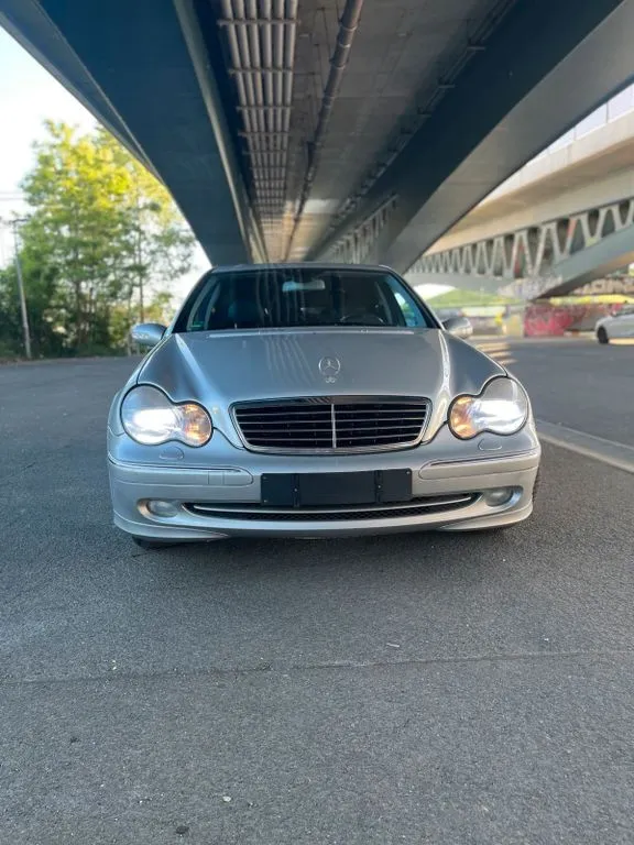 Mercedes-Benz C 200