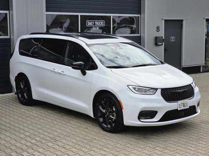 Chrysler Pacifica