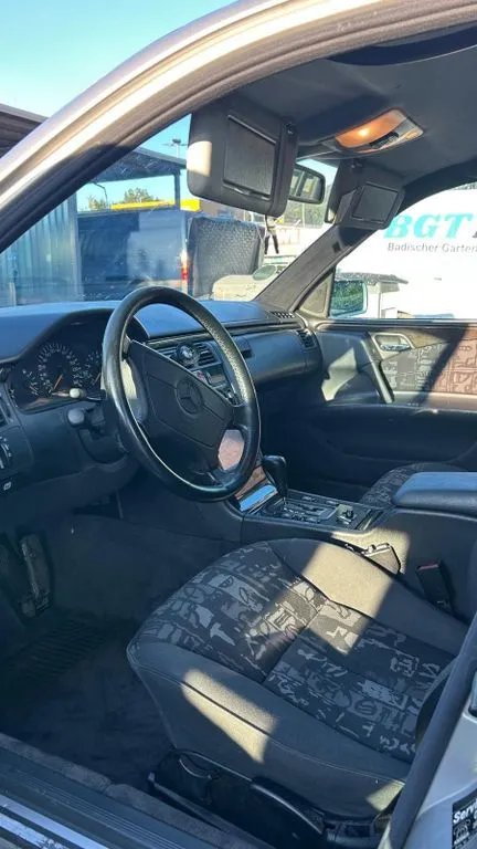 Mercedes-Benz E 280
