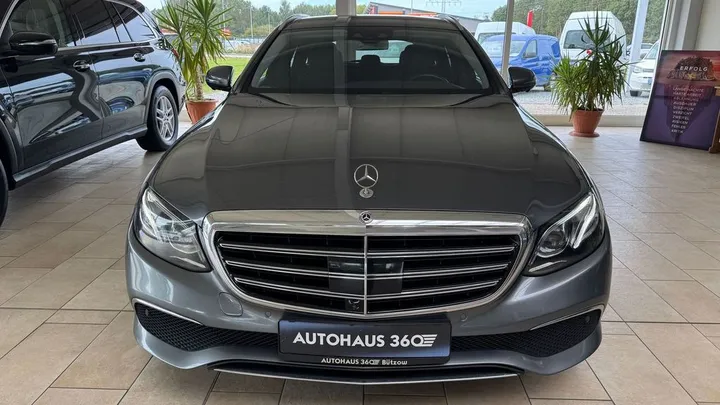 Mercedes-Benz E 300