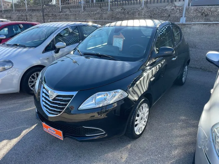 Lancia Ypsilon