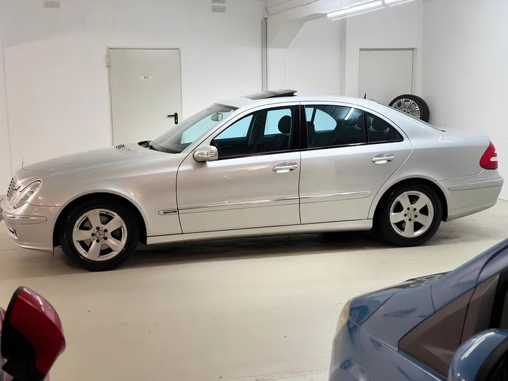 Mercedes-Benz E 240