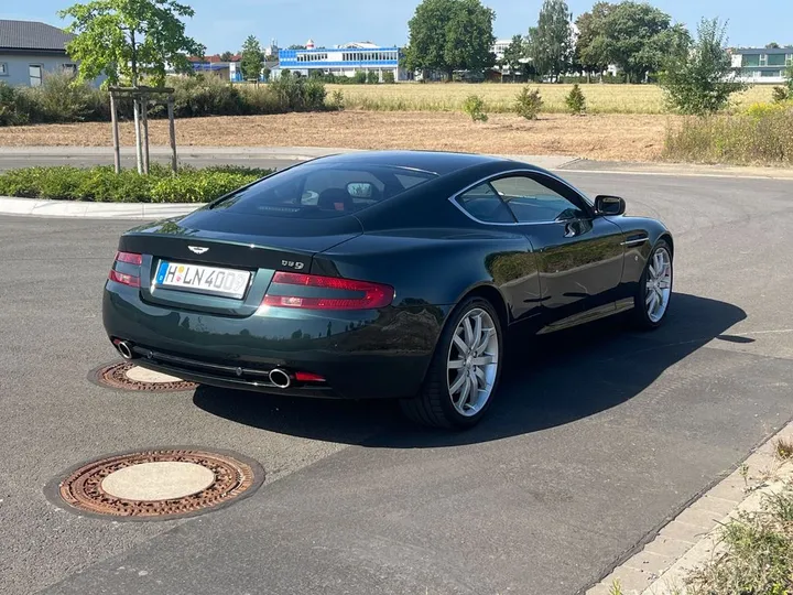 Aston Martin DB9