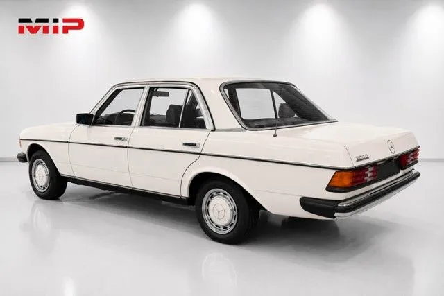 Mercedes-Benz 200