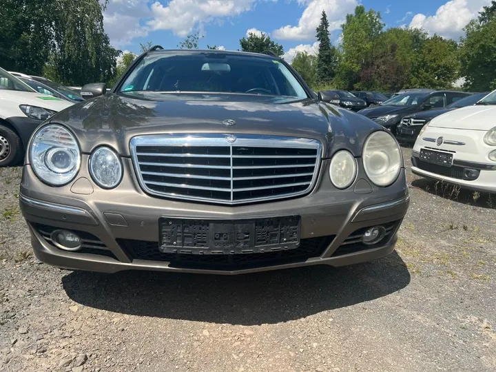 Mercedes-Benz E 320
