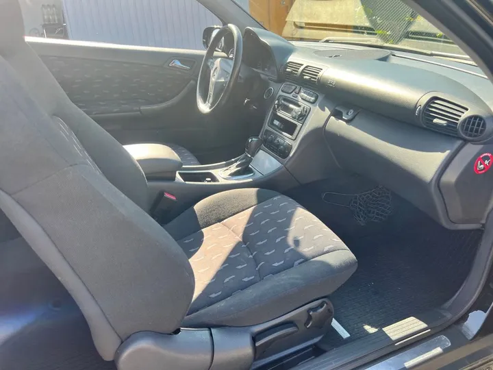 Mercedes-Benz C 200
