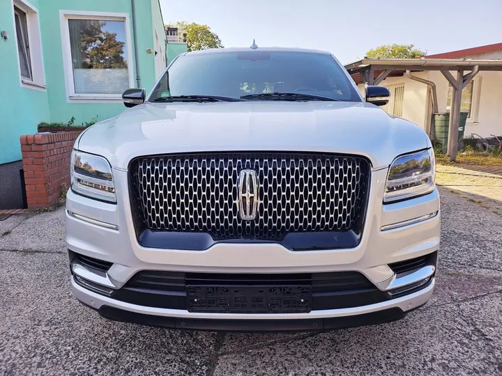 Lincoln Navigator