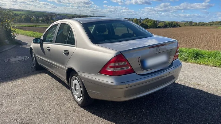 Mercedes-Benz C 180