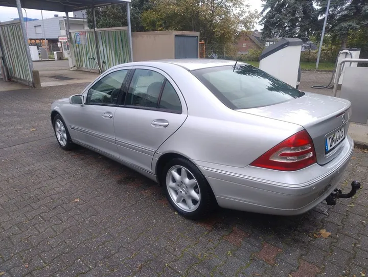 Mercedes-Benz C 320