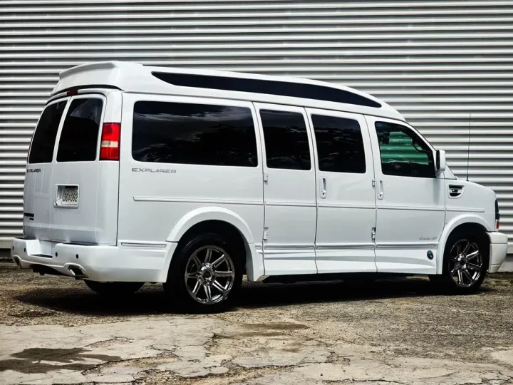 Chevrolet Express Van