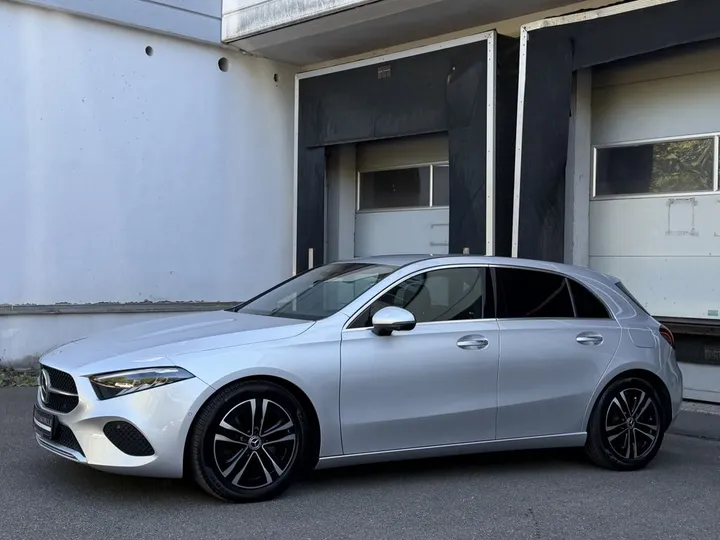 Mercedes-Benz A 220