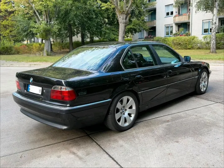 BMW 728
