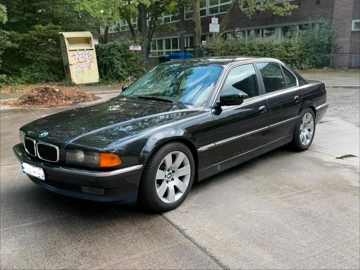 BMW 728
