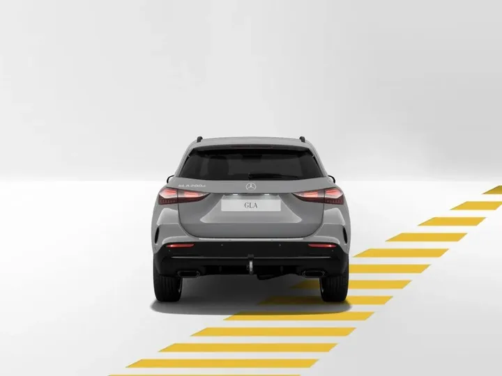 Mercedes-Benz GLA 200