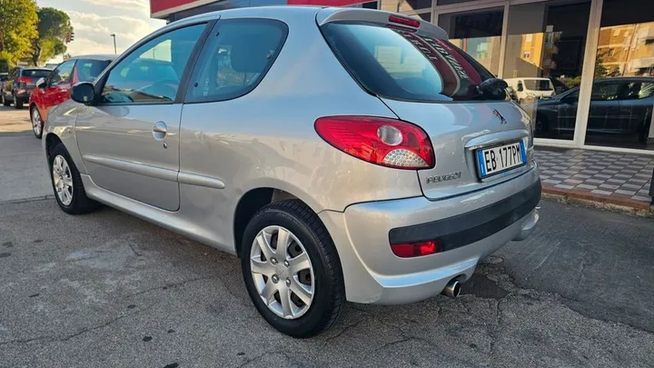 Peugeot 206