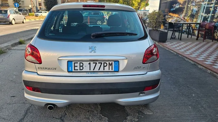 Peugeot 206