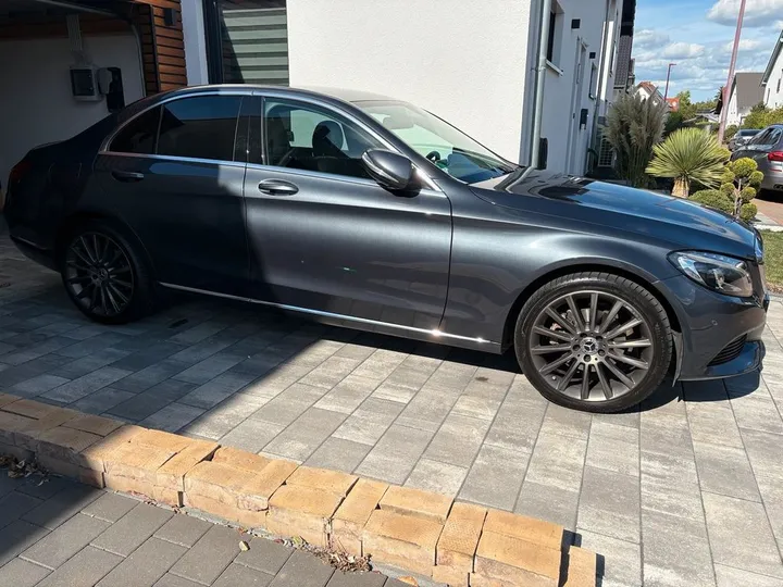 Mercedes-Benz C 220