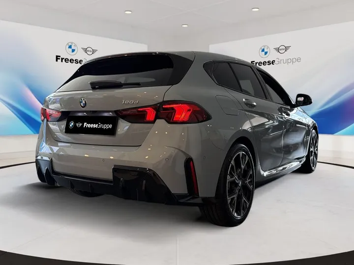BMW 120