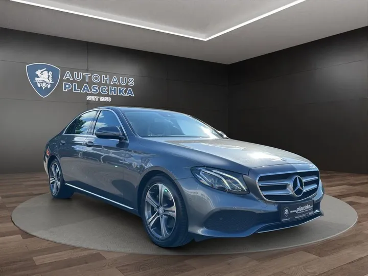 Mercedes-Benz E 220