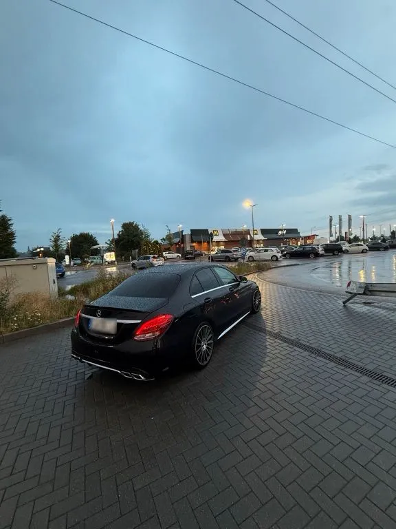Mercedes-Benz C 220