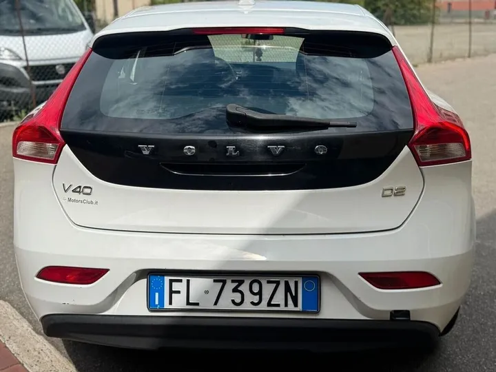 Volvo V40