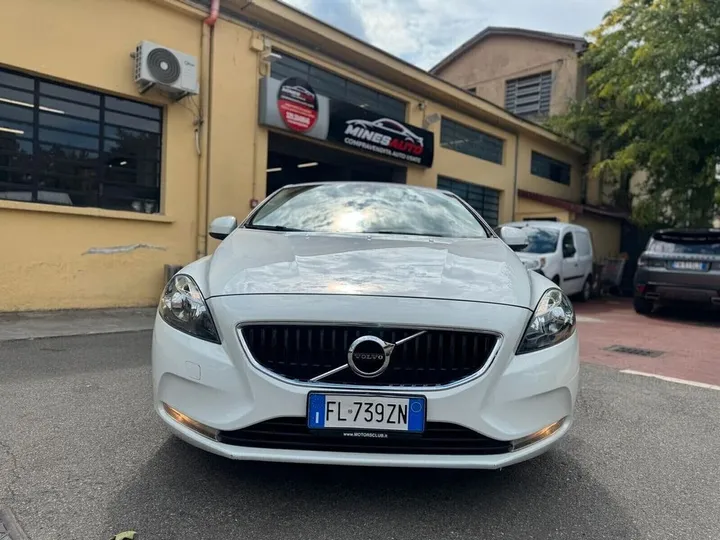 Volvo V40