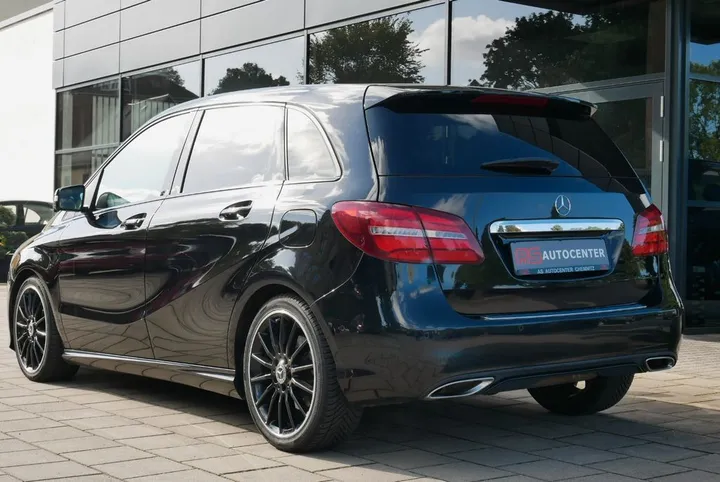 Mercedes-Benz B 220