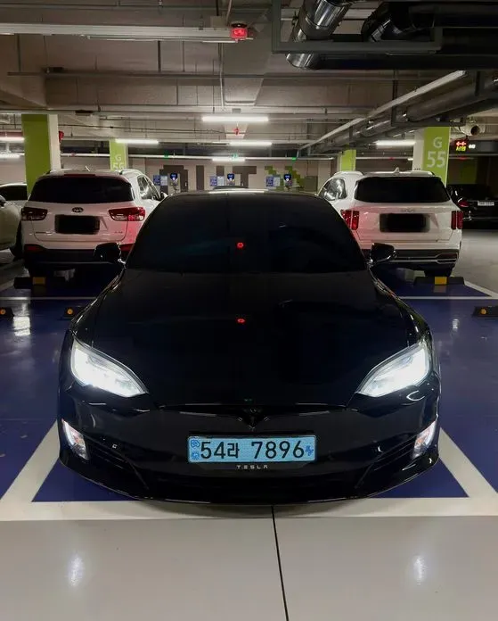 Tesla Model S