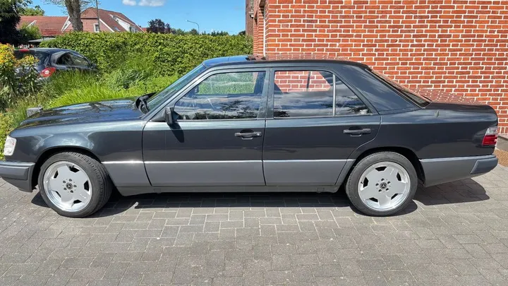 Mercedes-Benz 300