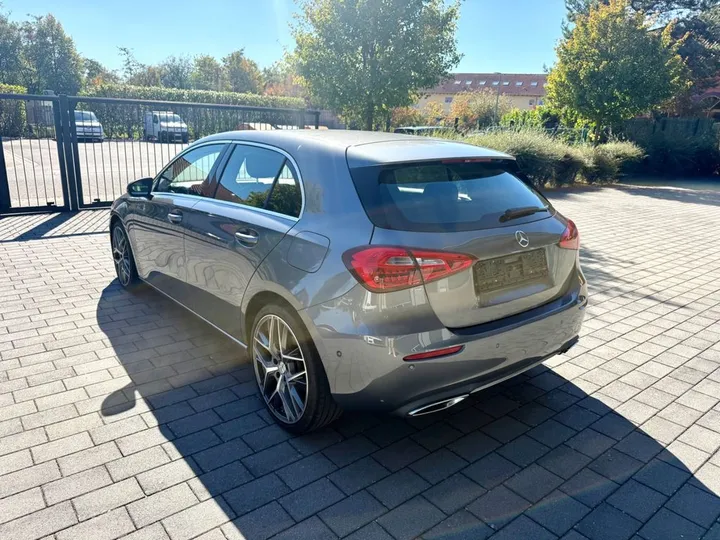 Mercedes-Benz A 200
