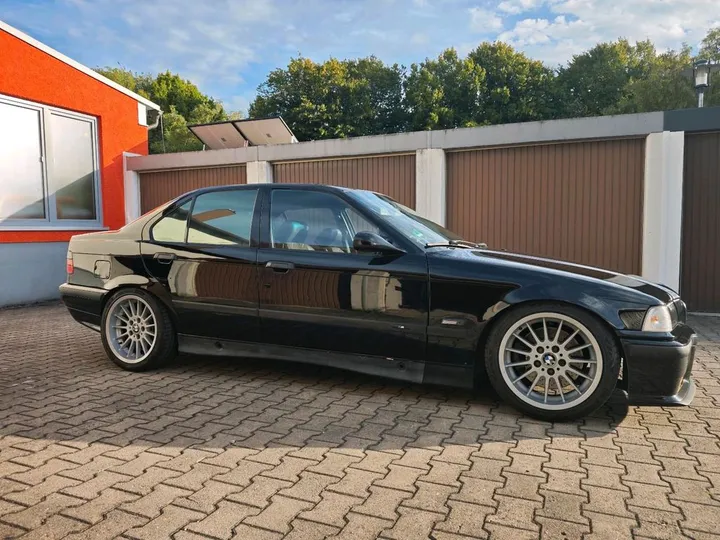 BMW 325