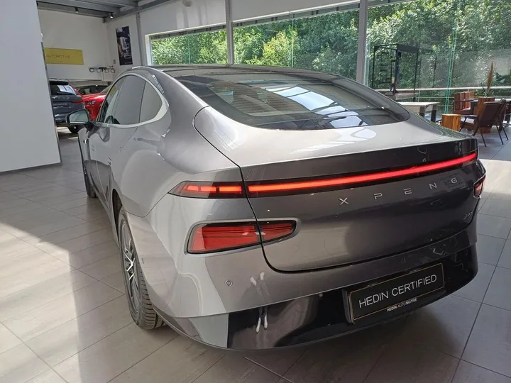 XPENG P7