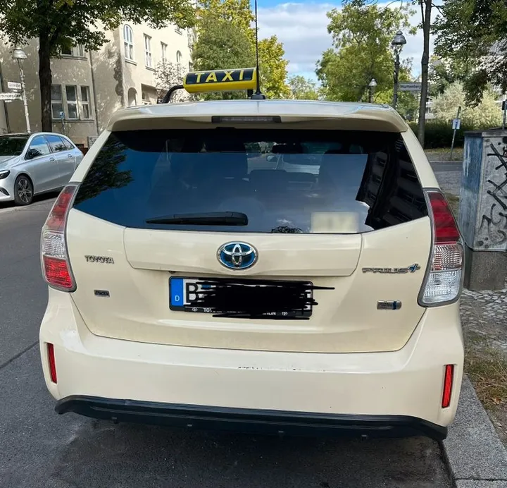 Toyota Prius+