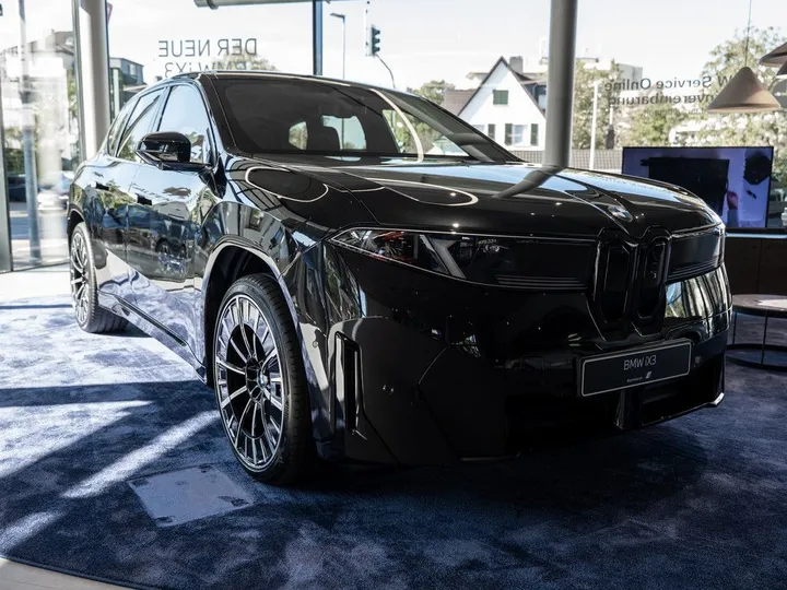 BMW iX3