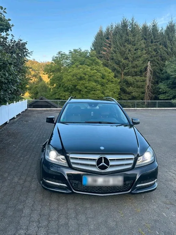Mercedes-Benz C 220