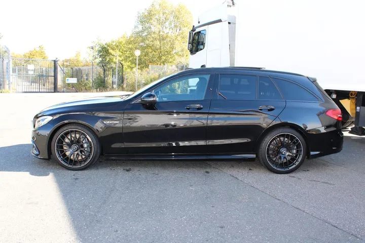 Mercedes-Benz C 63 AMG