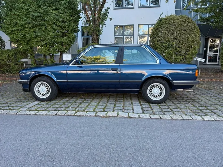 BMW 325
