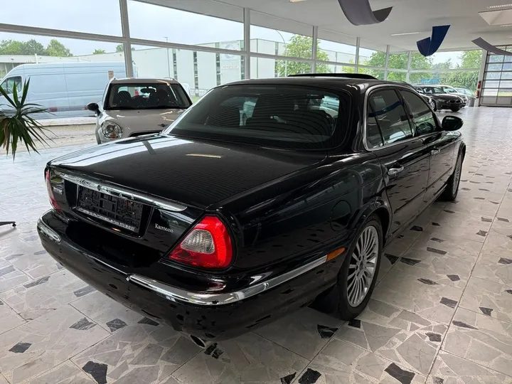 Jaguar XJ8