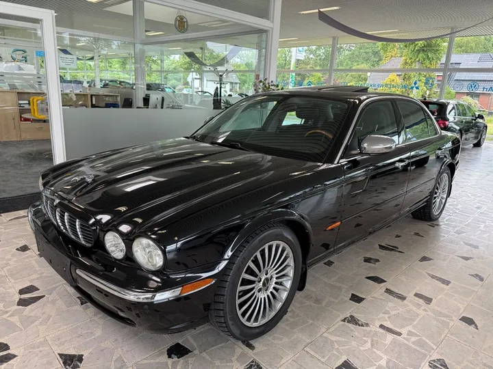 Jaguar XJ8