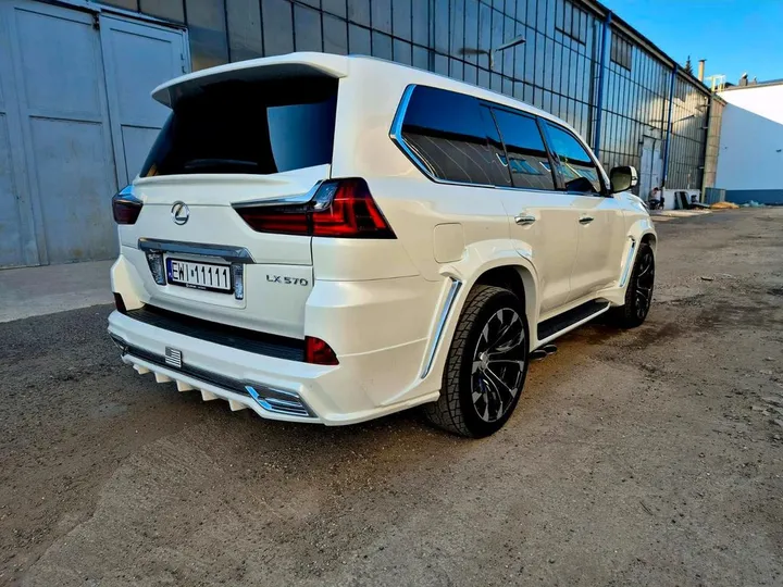 Lexus LX 570