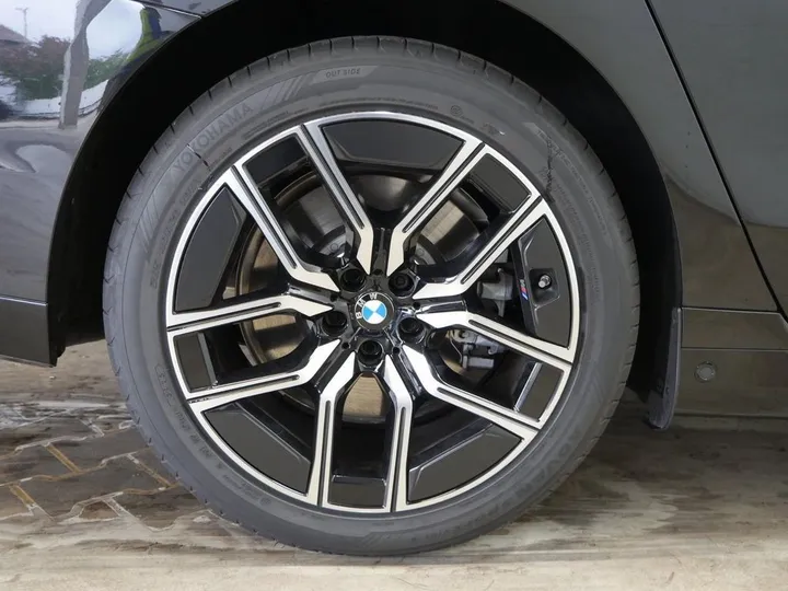 BMW 750
