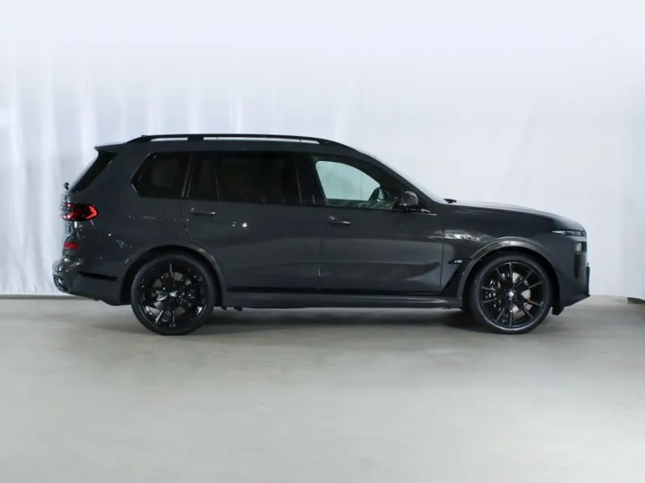 BMW X7 M60