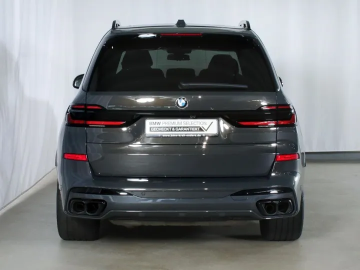 BMW X7 M60