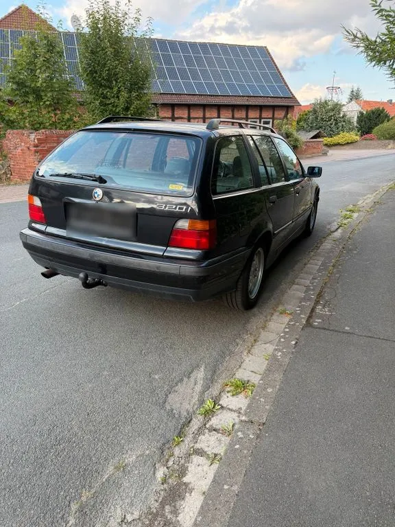 BMW 320