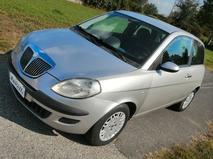 Lancia Ypsilon