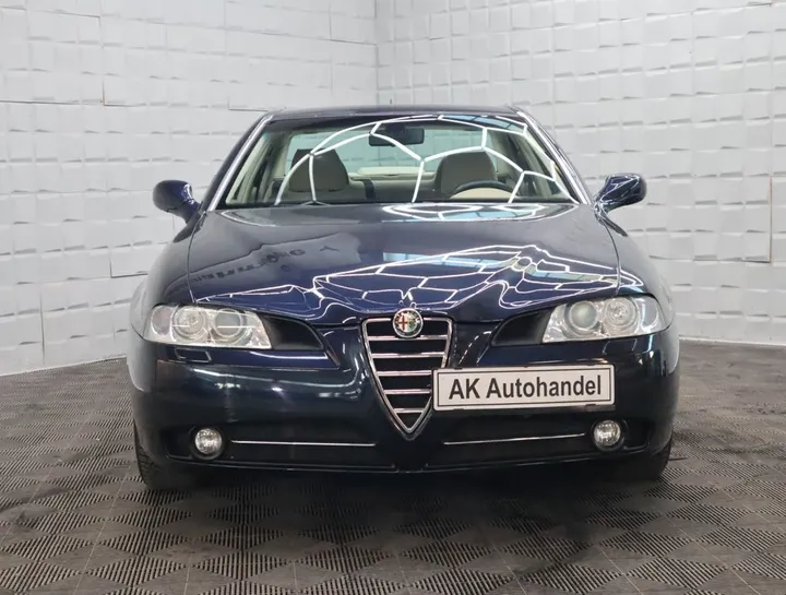 Alfa Romeo 166