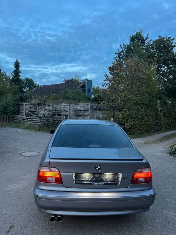 BMW 525